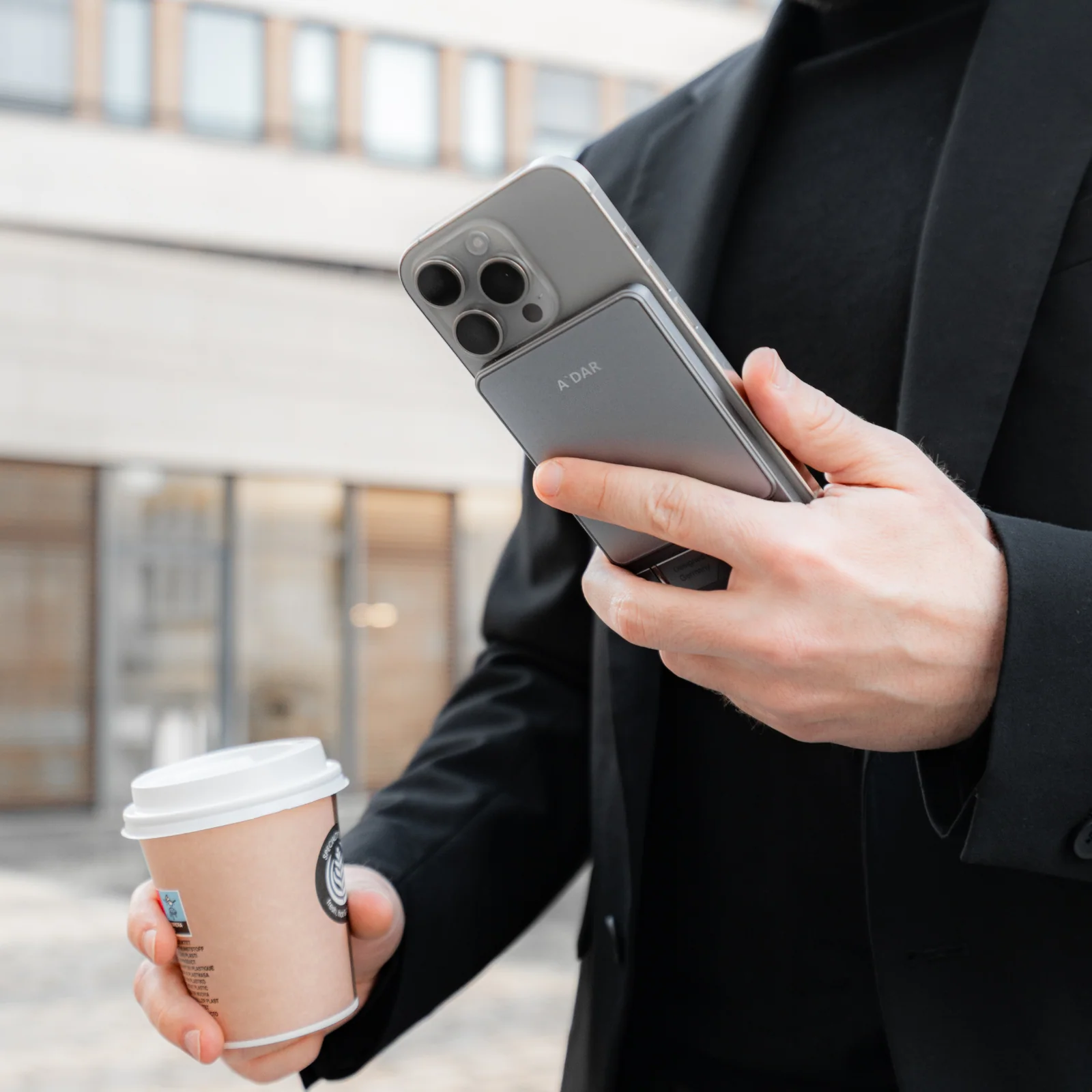 A'DAR NordCharge 床頭使用